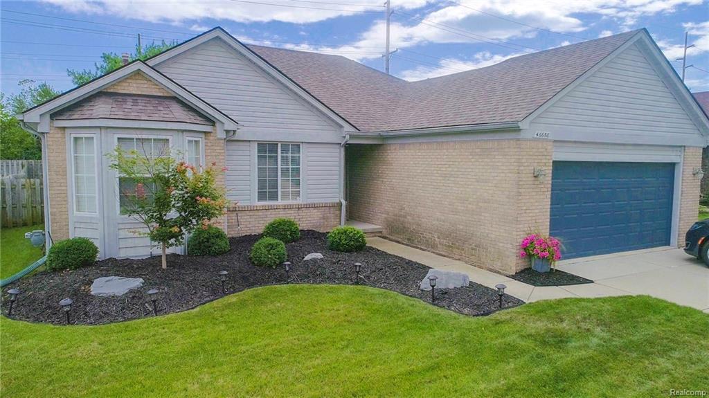 46658 Oak Pointe Dr - Photo 1