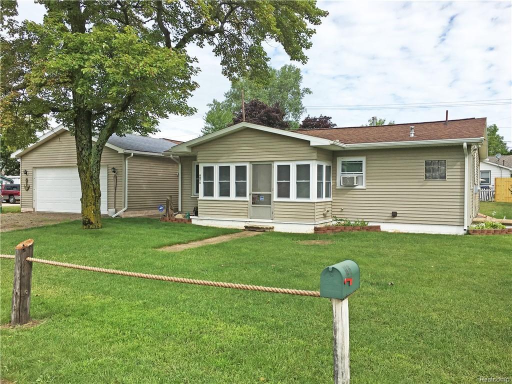 6876 Division St - Photo 1