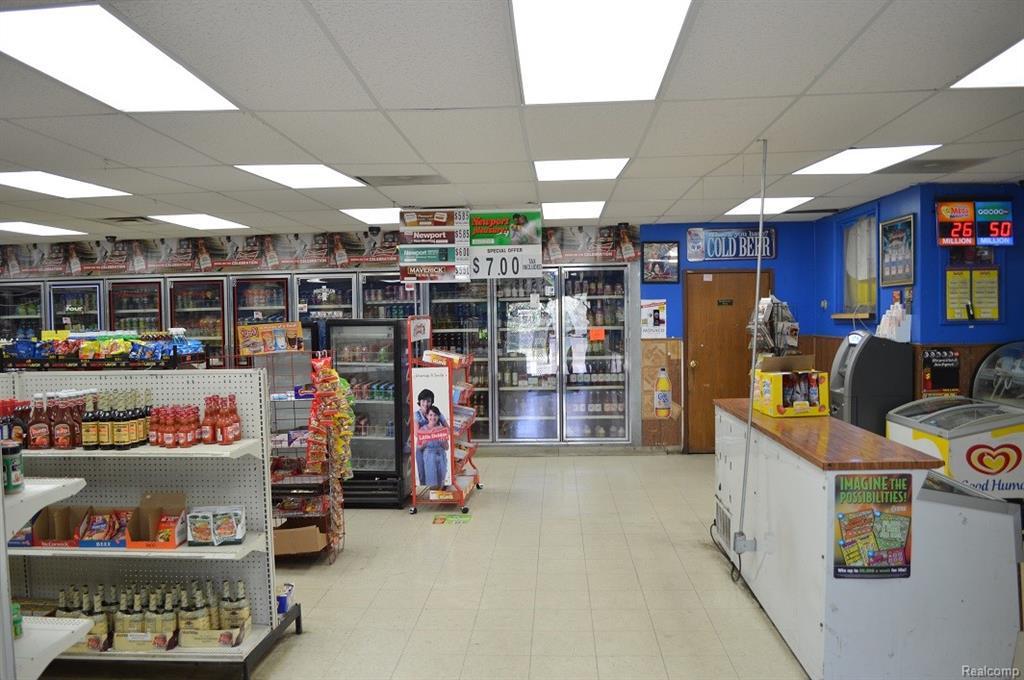 1107 Howard St - Photo 1