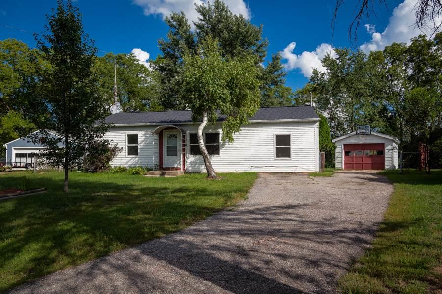 5471 Sherwood Dr - Photo 1