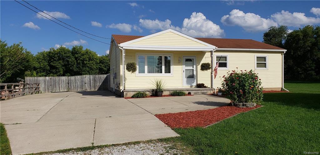 9052 Irish Rd - Photo 1