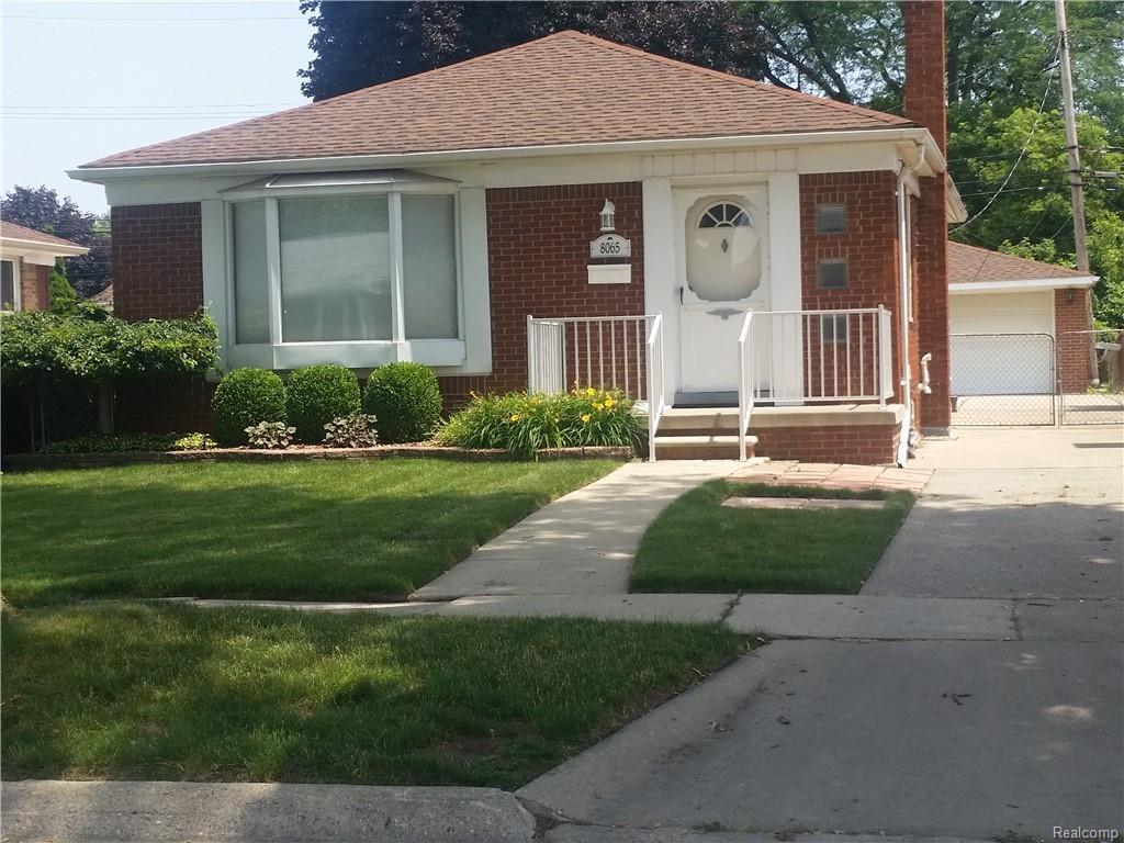 8065 Buckingham Ave - Photo 1
