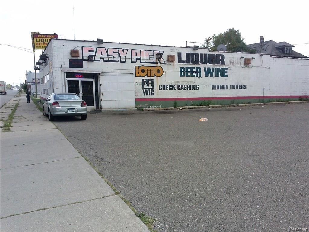 16353 Hamilton Ave - Photo 1