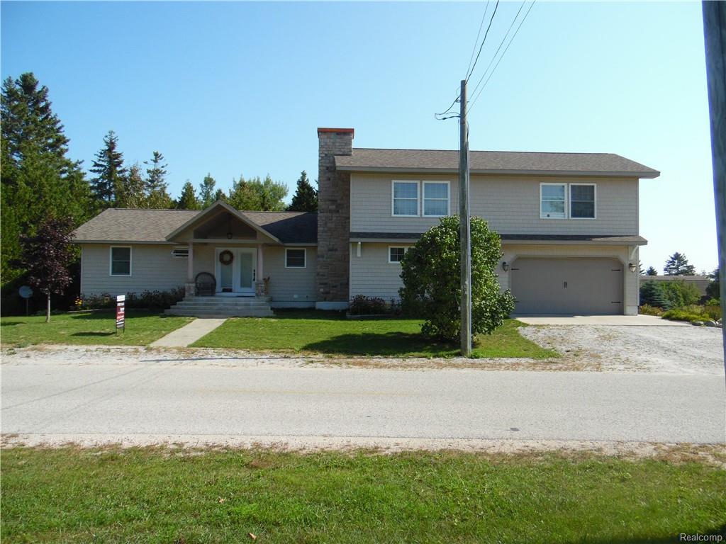 724 Sims - Photo 1