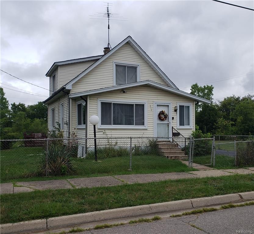 319 Raeburn St - Photo 1