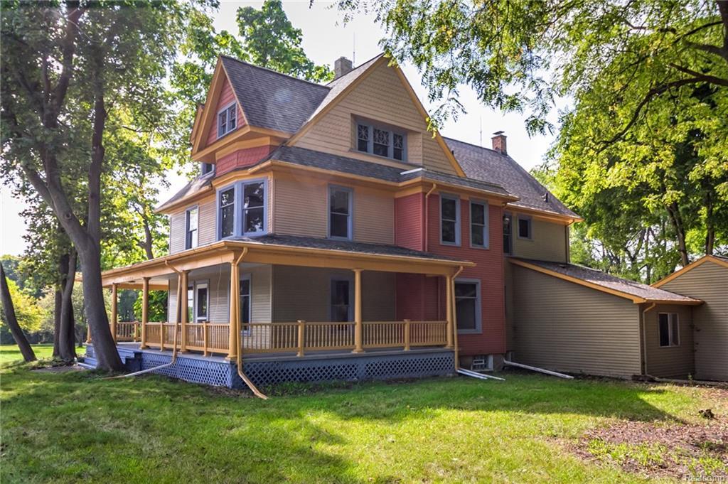 43575 Woodward Ave - Photo 1