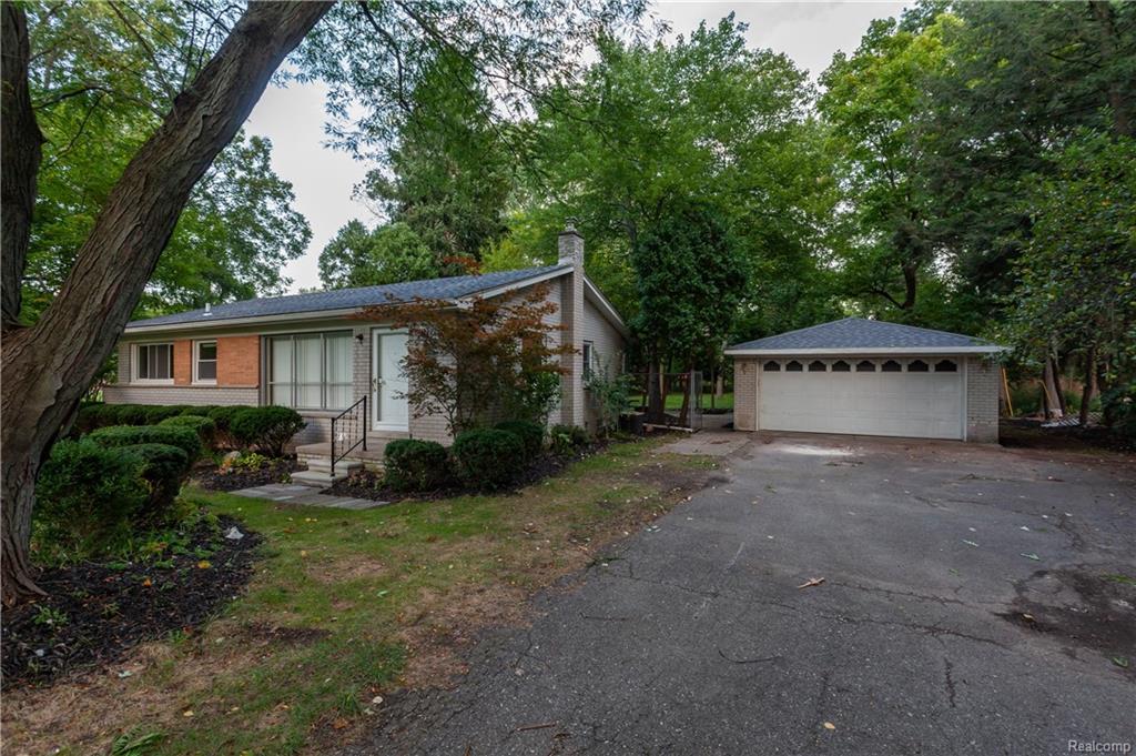 16986 Merriman Rd - Photo 1