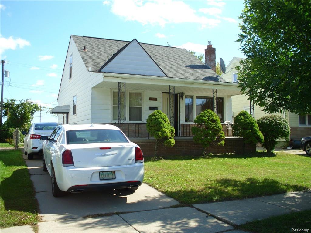 21526 Syracuse Ave - Photo 1