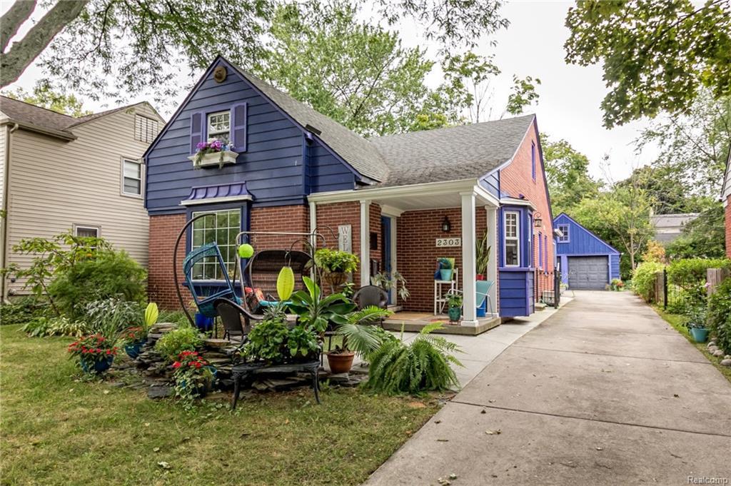 2303 Elmhurst Ave - Photo 1