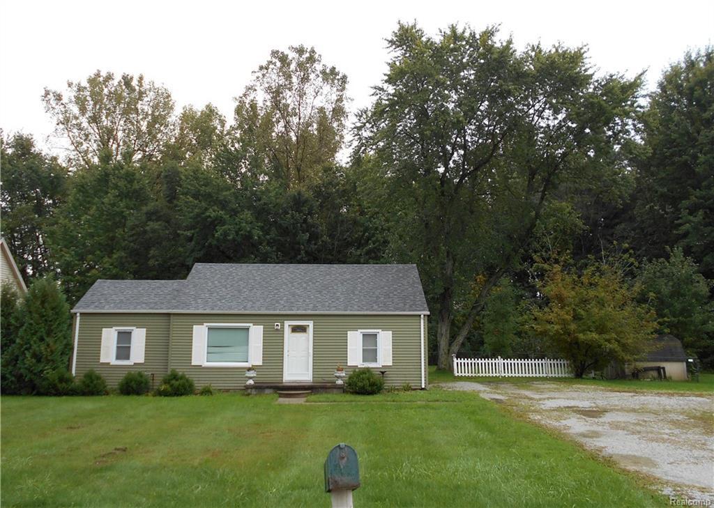 5121 Saint Clair Hiwy - Photo 1
