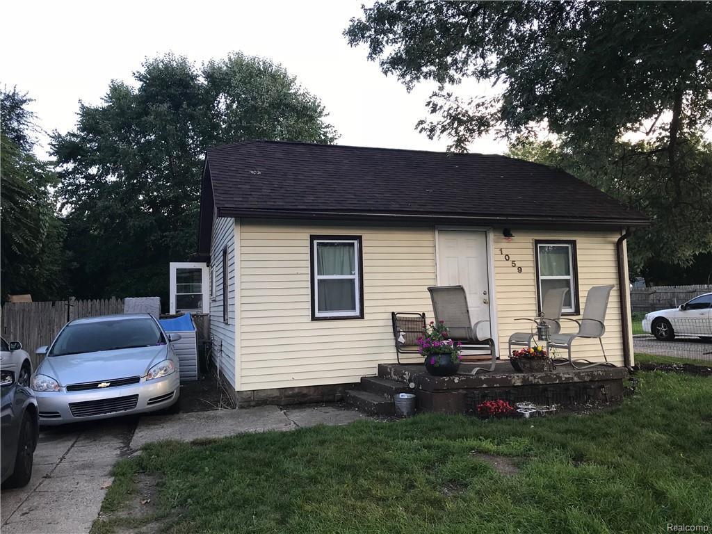1059 Schumacher Ave - Photo 1