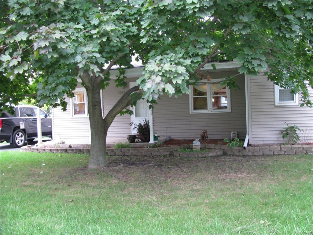 2237 Lincoln Manor Dr - Photo 1