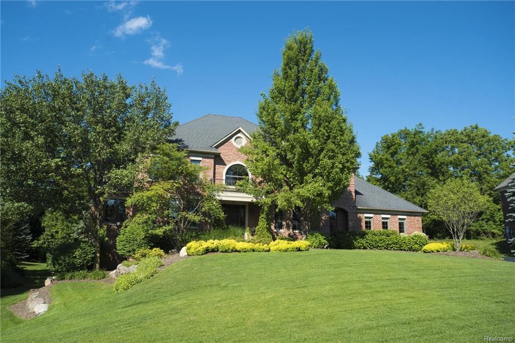 701 Wellington Cir - Photo 1