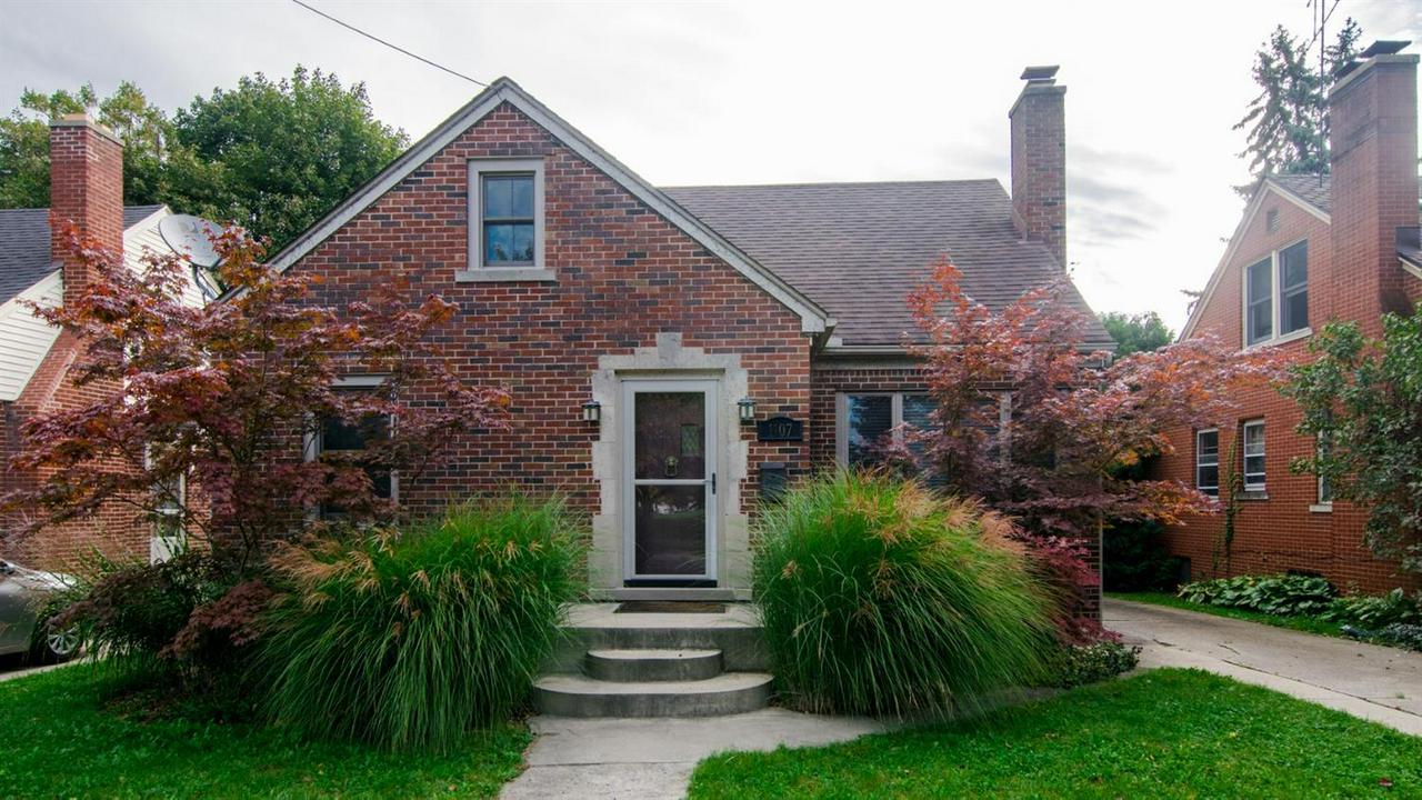 1107 Edgewood Ave - Photo 1
