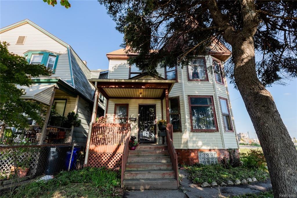 1008 Ferdinand St - Photo 1
