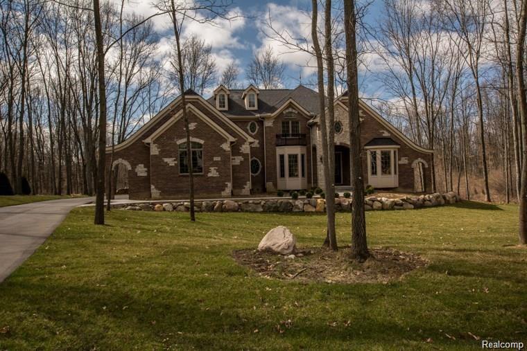 1186 Gleneagles - Photo 1