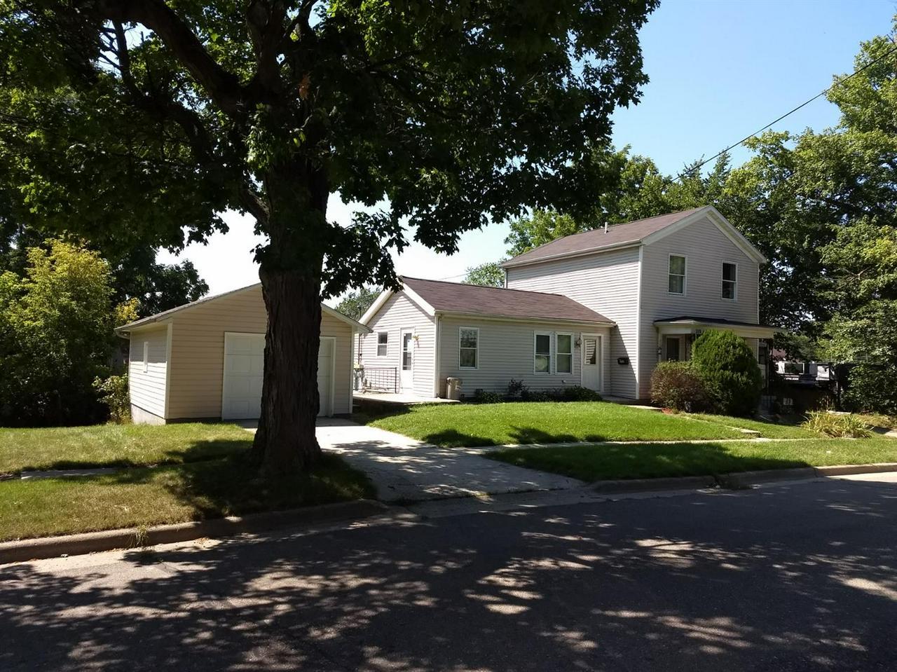 102 Lewis St - Photo 1
