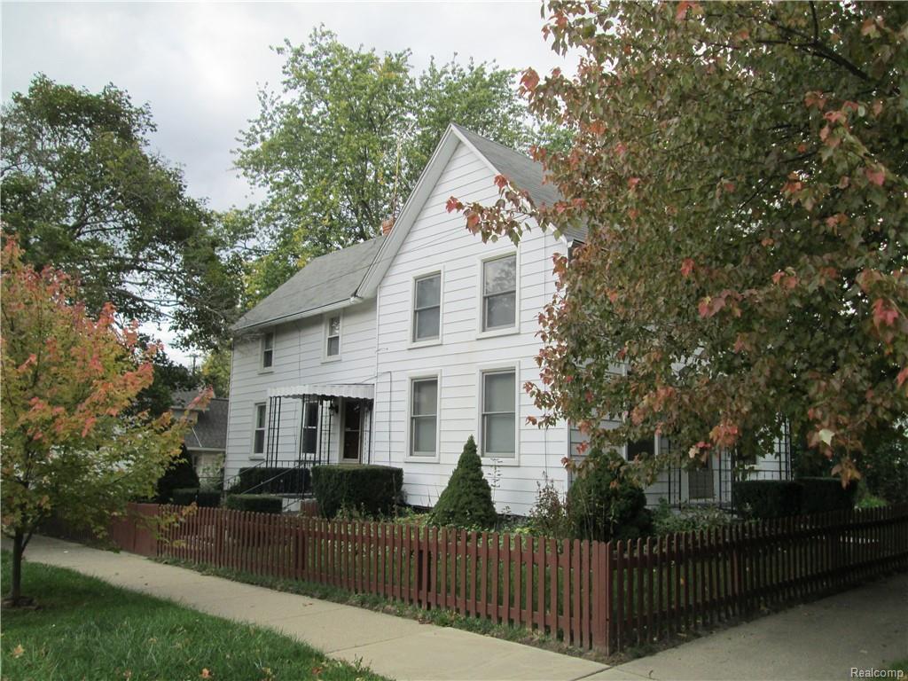 601 River St - Photo 1