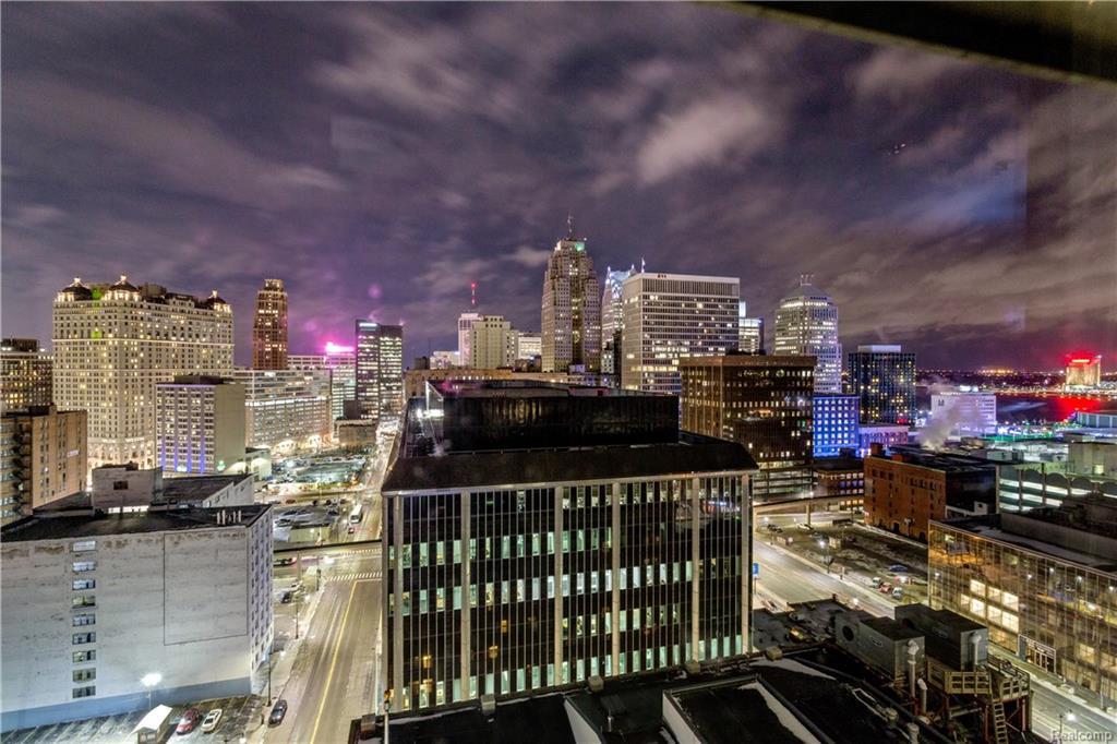 525 Lafayette Blvd - Photo 1