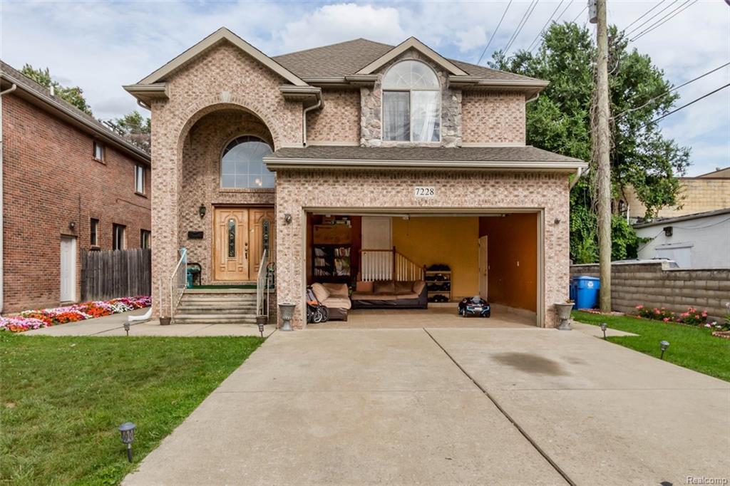 7228 Drexel St - Photo 1