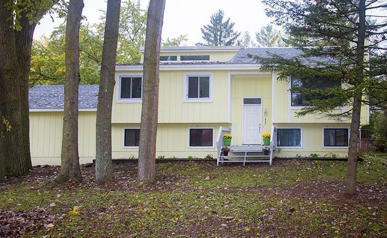 487 Berkley St - Photo 1