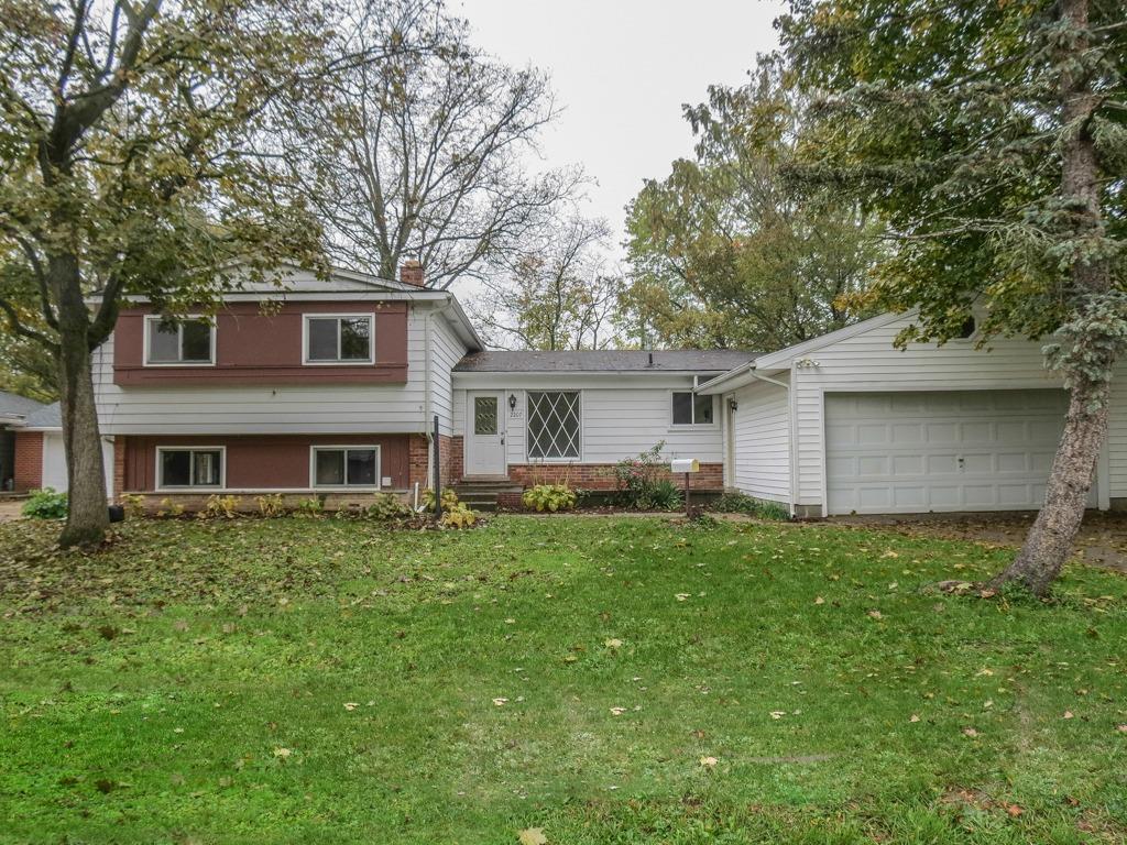 2207 Yorktown Dr - Photo 1
