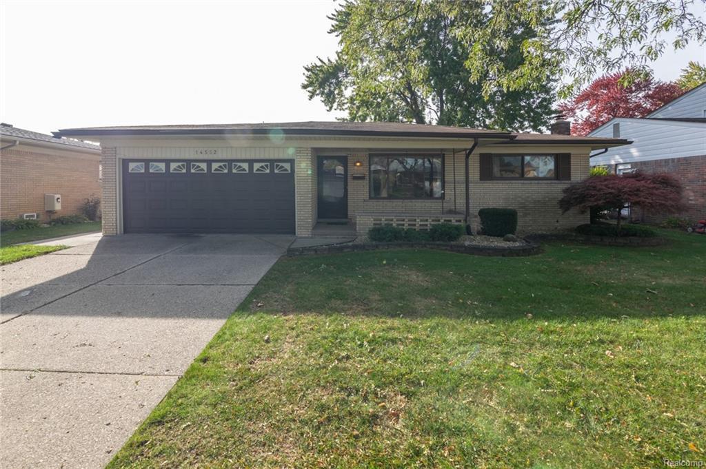 14552 Ivanhoe Dr - Photo 1
