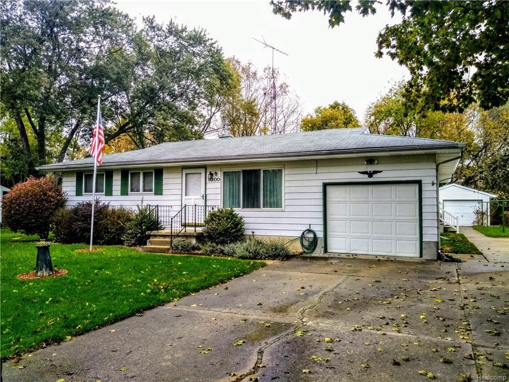 9200 Maplewood Dr - Photo 1