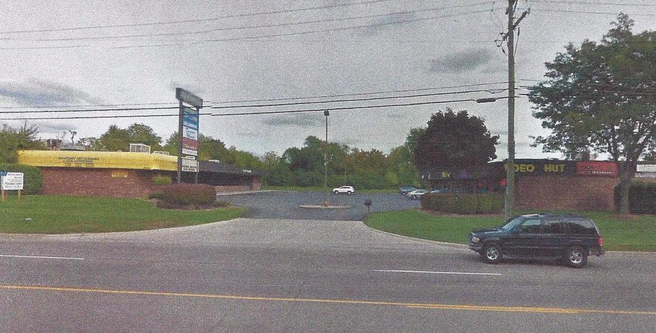 428 Hewitt - Photo 1
