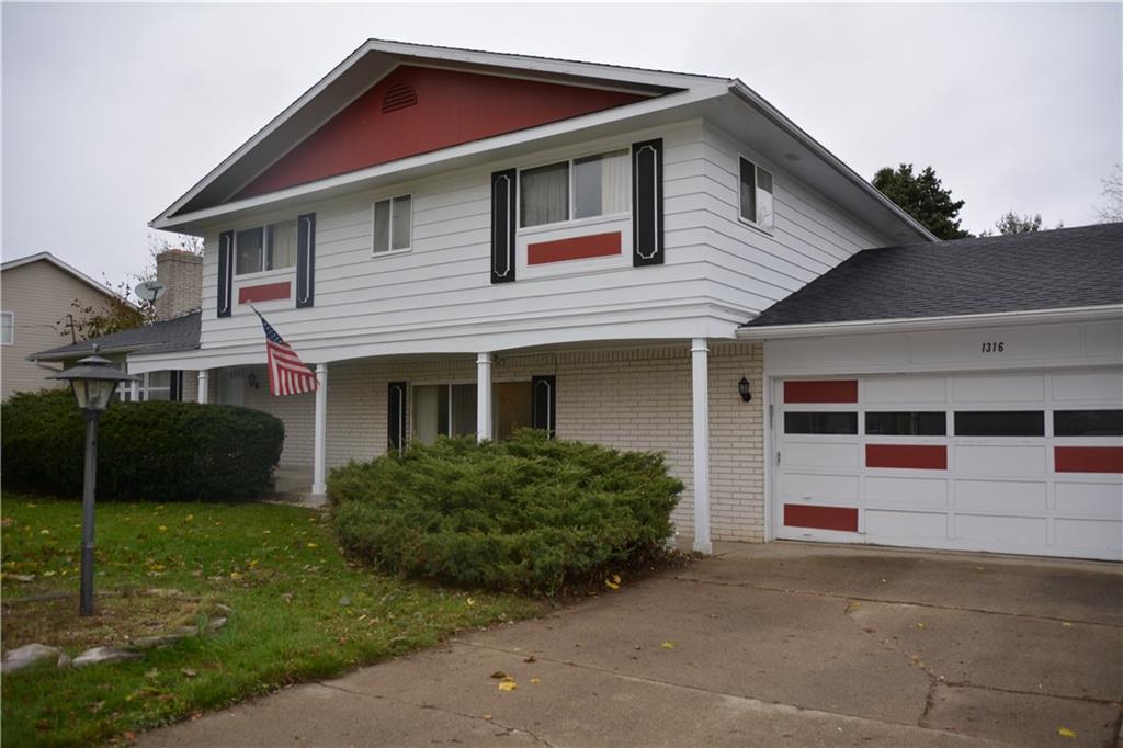 1316 Bridge St - Photo 1