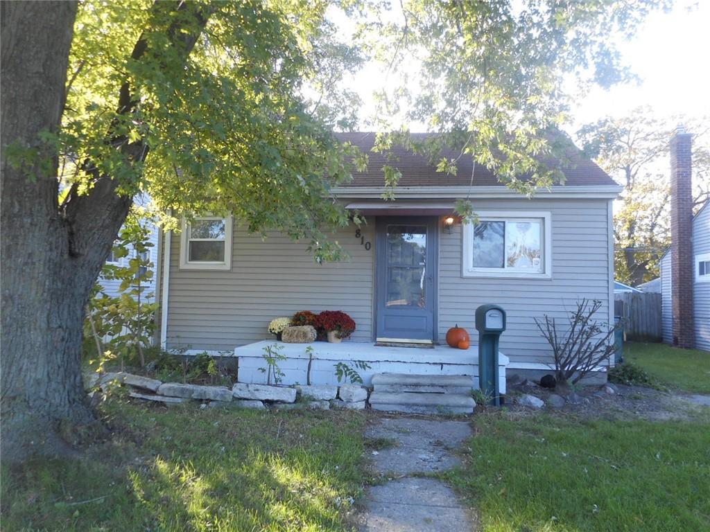 810 Ten Mile Rd - Photo 1
