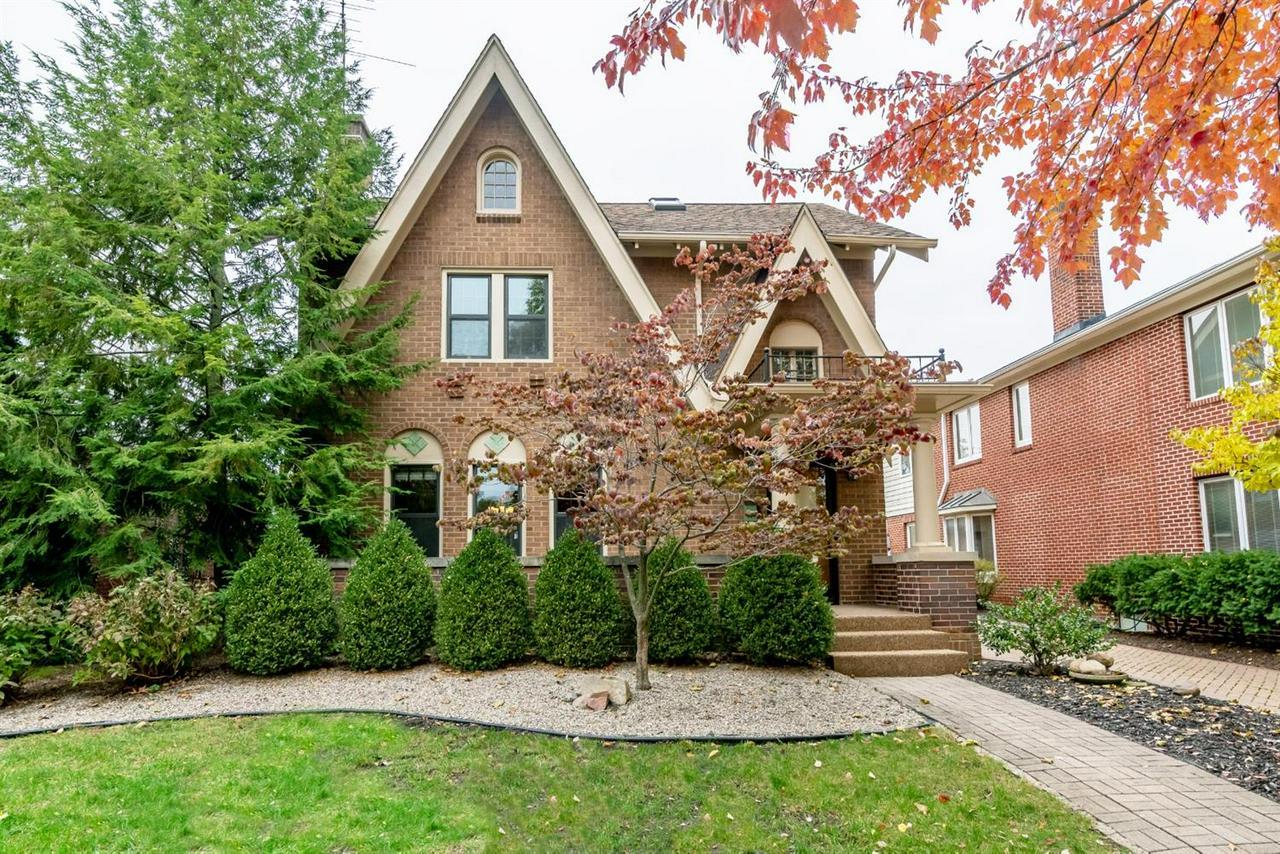 214 Revena Blvd - Photo 1