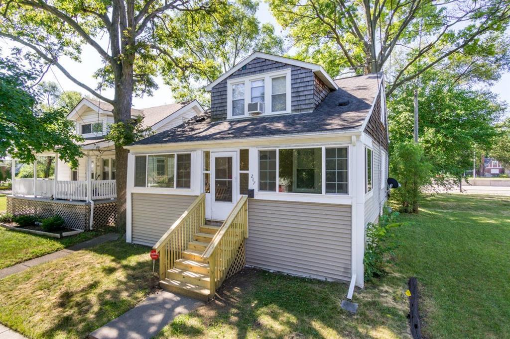 267 Bennett Ave - Photo 1