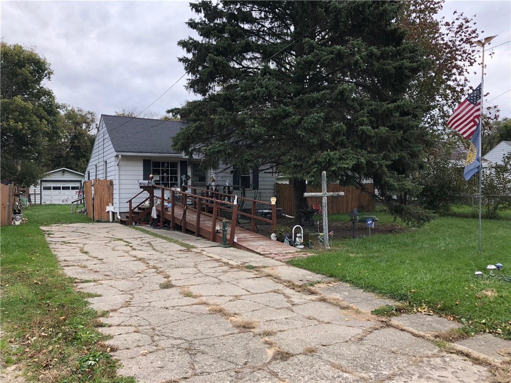 3131 Dakota - Photo 1
