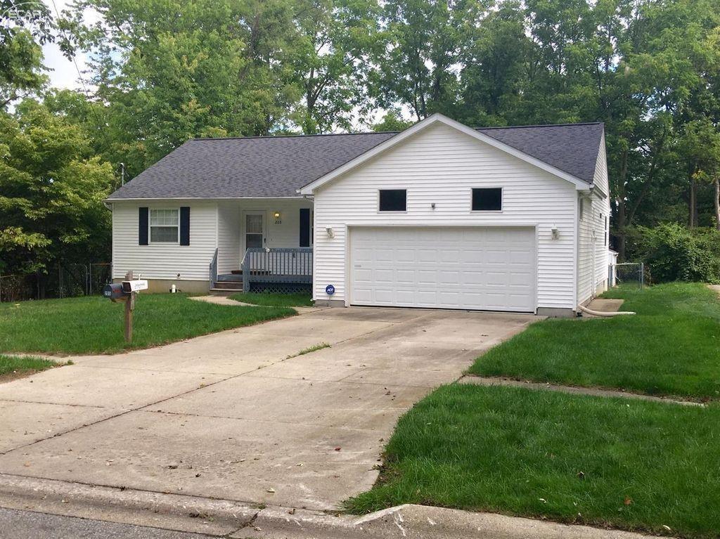 205 Oak - Photo 1