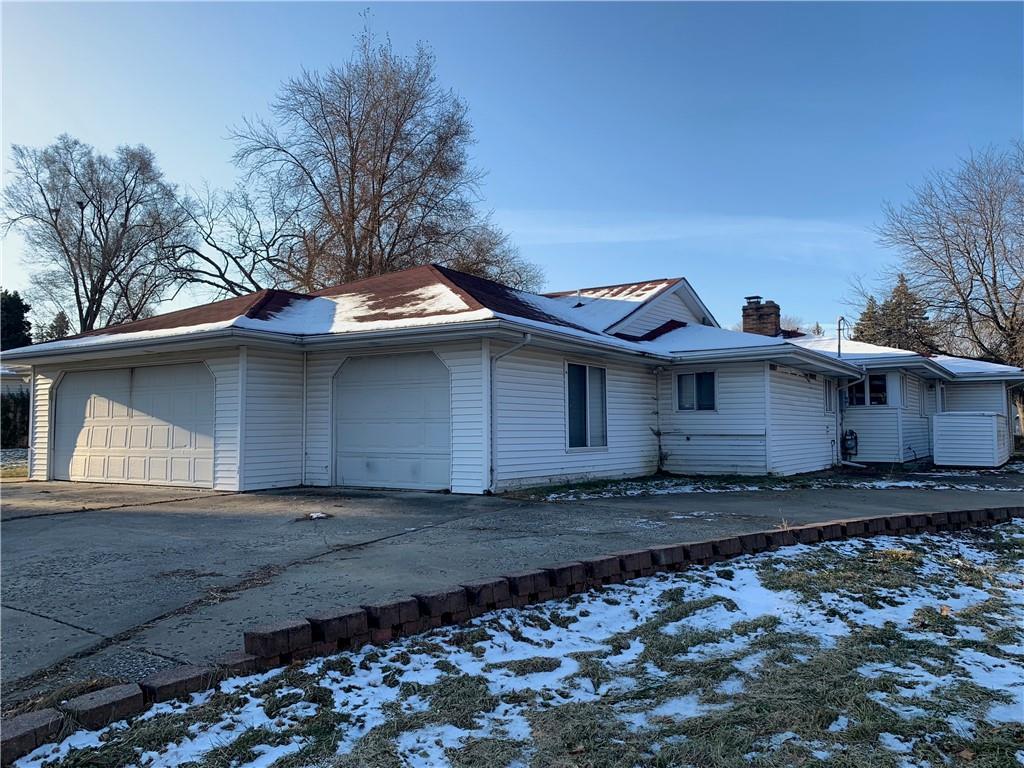 3301 Circle Dr - Photo 1