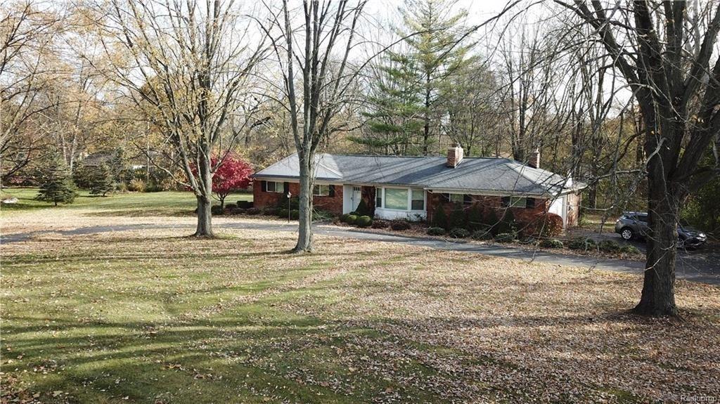 4183 Charing Cross Rd - Photo 1