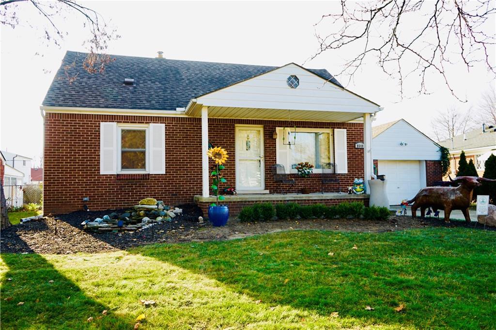 8640 Warren Blvd - Photo 1