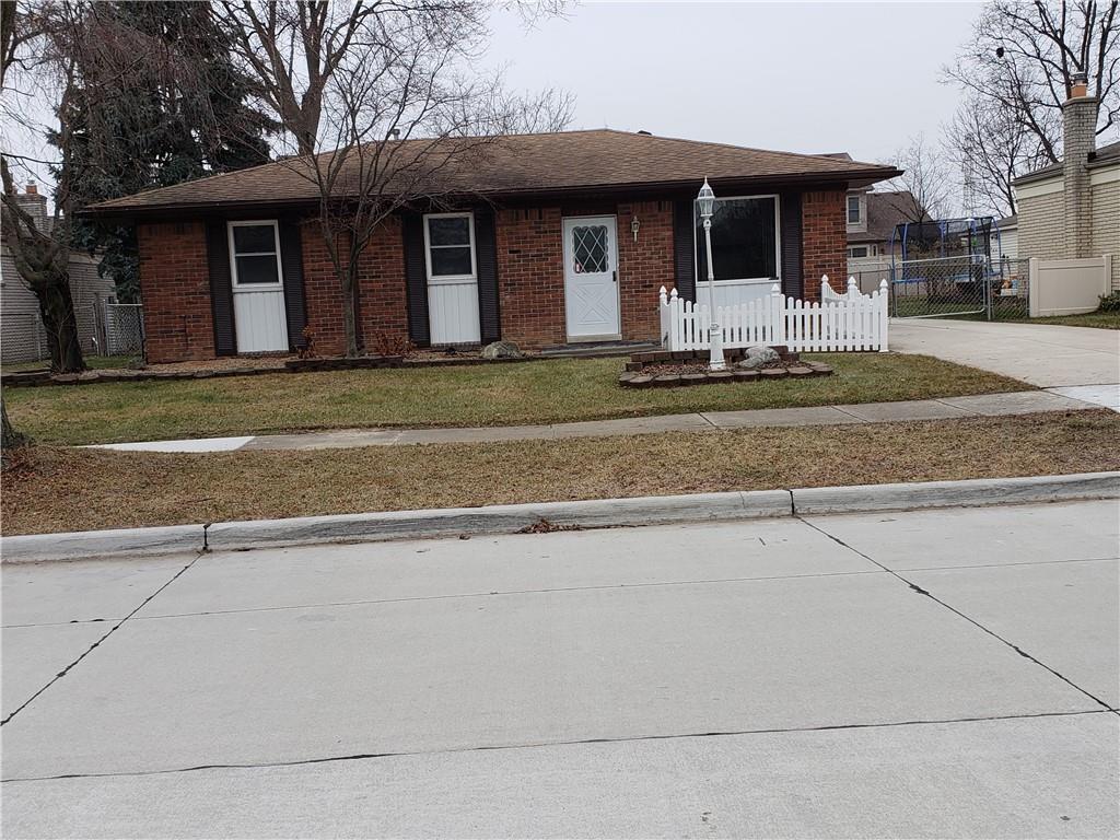 23812 Fairway Dr - Photo 1