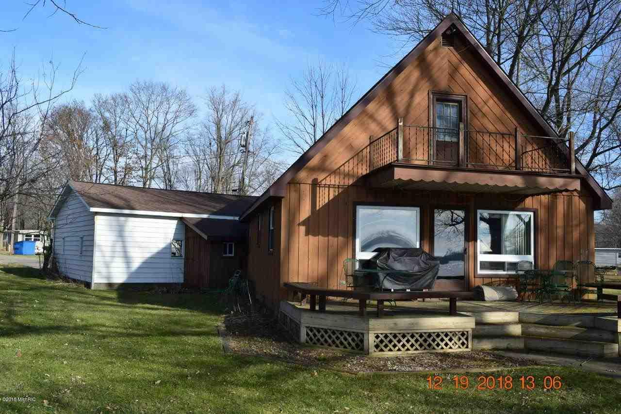 698 Waterview Dr - Photo 1