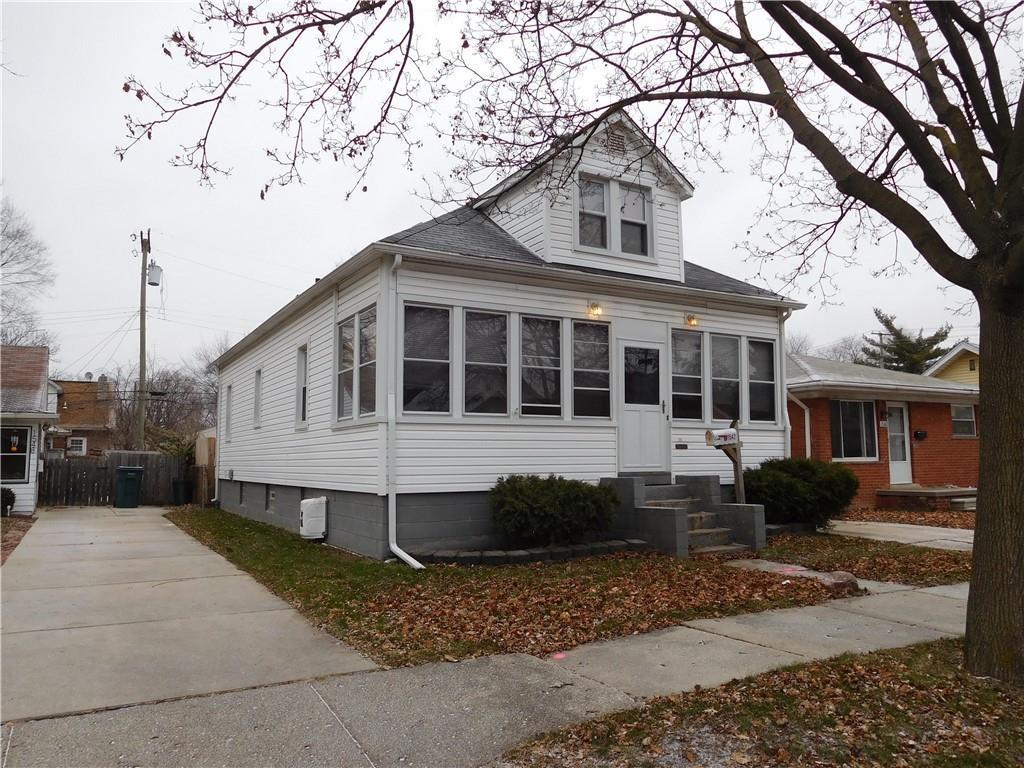 1542 College Ave - Photo 1