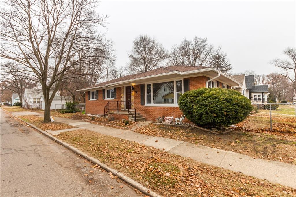 204 Edgewood Pl - Photo 1