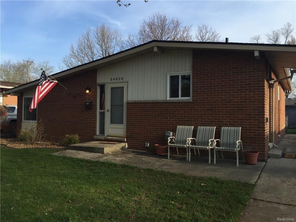 34820 University St - Photo 1