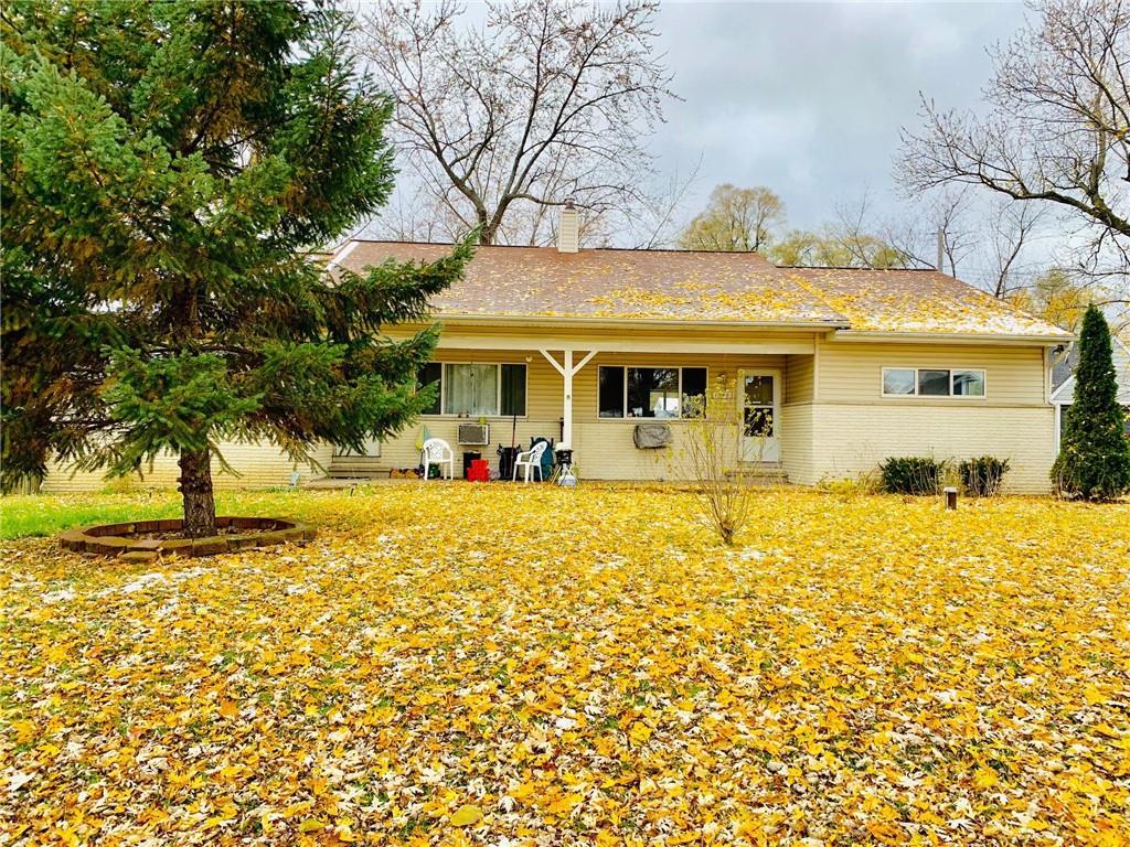 1546 Bawtree St - Photo 1