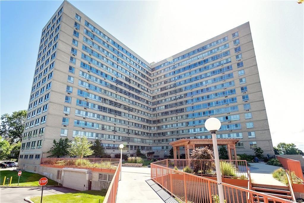 8900 Jefferson Ave - Photo 1