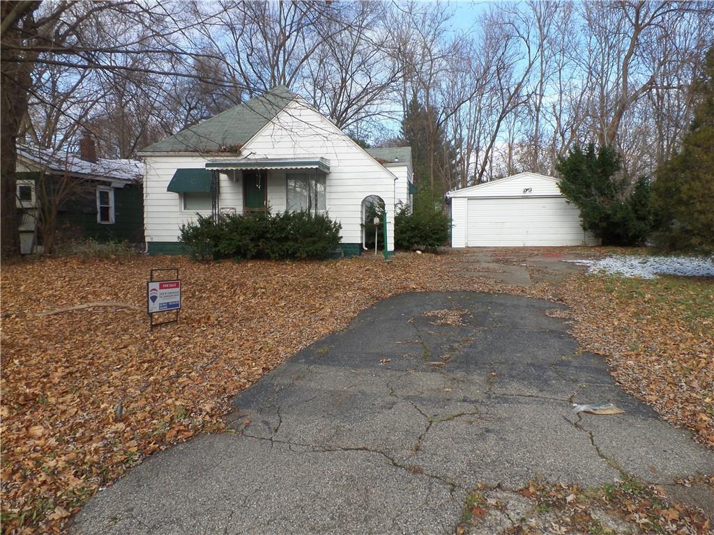 2421 Churchill Ave - Photo 1