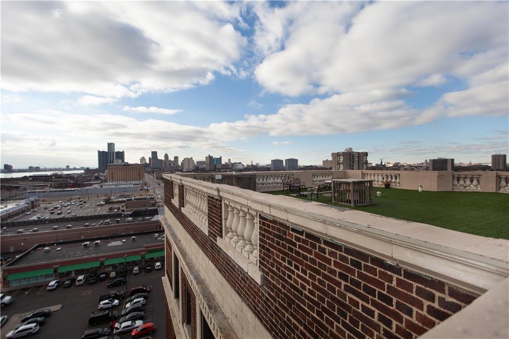 2900 Jefferson Ave - Photo 1