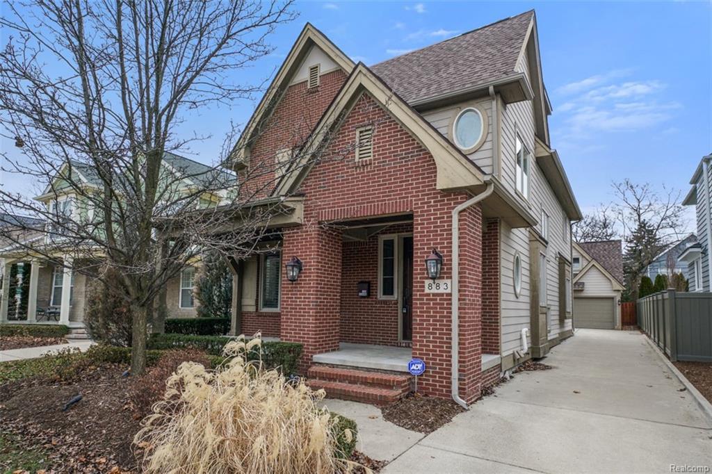 883 Smith Ave - Photo 1