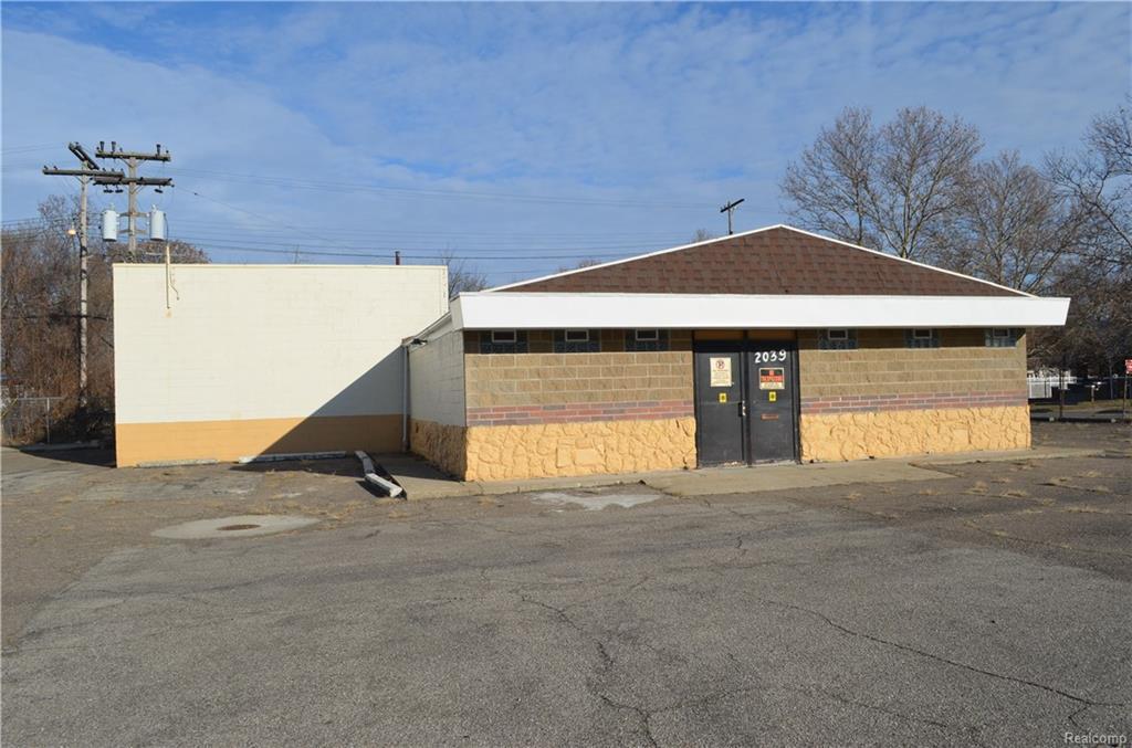 2039 7 MILE RD - Photo 1