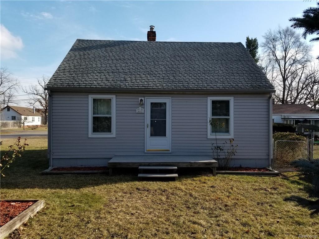 14621 Syracuse St - Photo 1